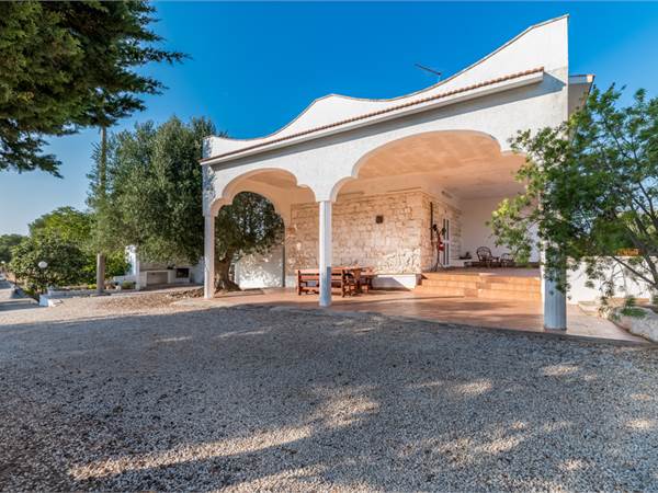Villa san benedetto with three bedrooms and land 